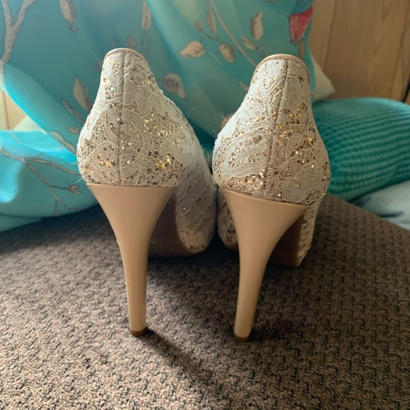 GUESS 4 inch high heels - Picture 6 of 6